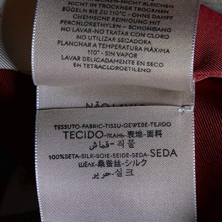 Pre Owned Gucci 100 Cream/Red Silk Monogram Floral Print Stole