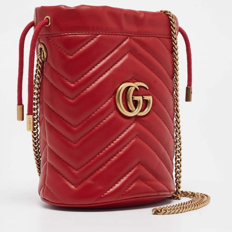 Pre Owned Gucci red Matelasse Leather Mini GG Marmont Bucket Bag