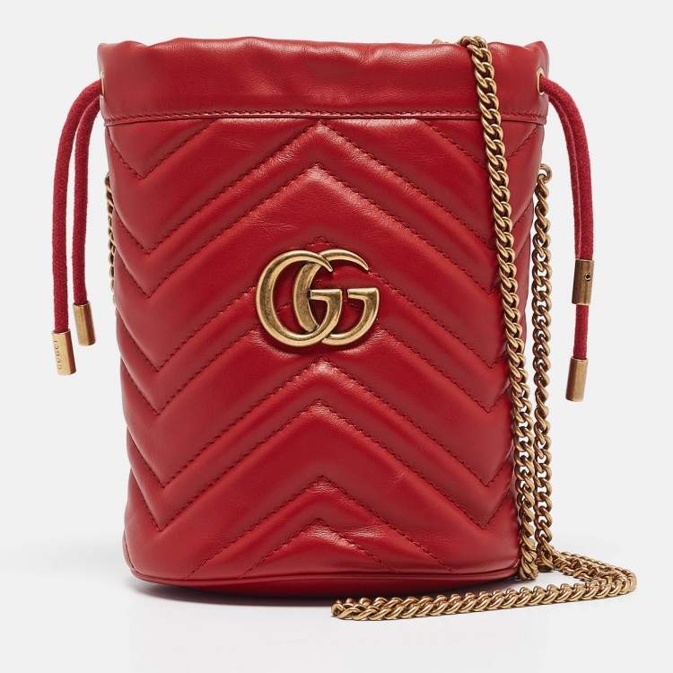 Pre Owned Gucci red Matelasse Leather Mini GG Marmont Bucket Bag
