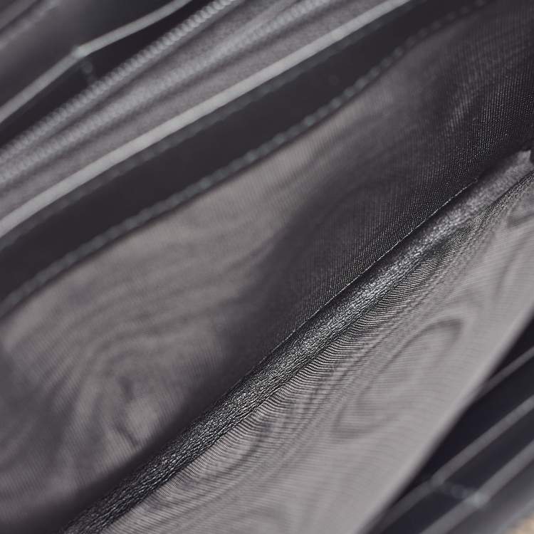 Pre Owned Gucci Black Matelassé Leather GG Marmont Zip Around Wallet