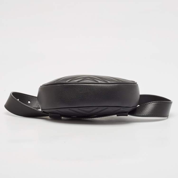 مملوكة مسبقًا Gucci Black Matelassé Leather Mini GG Marmont Belt Bag