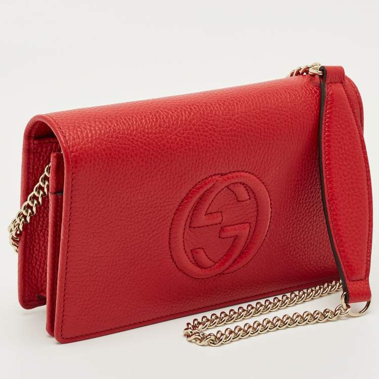 Pre Owned Gucci Red Pebbled Leather Soho Wallet on Chain