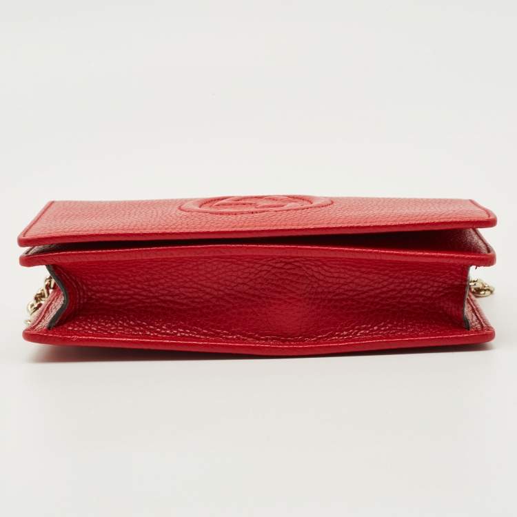 Pre Owned Gucci Red Pebbled Leather Soho Wallet on Chain