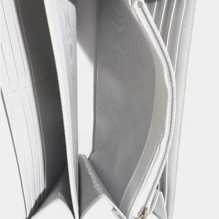 مملوكة مسبقًا Gucci Grey Calfskin Matelasse GG Marmont Chain Wallet