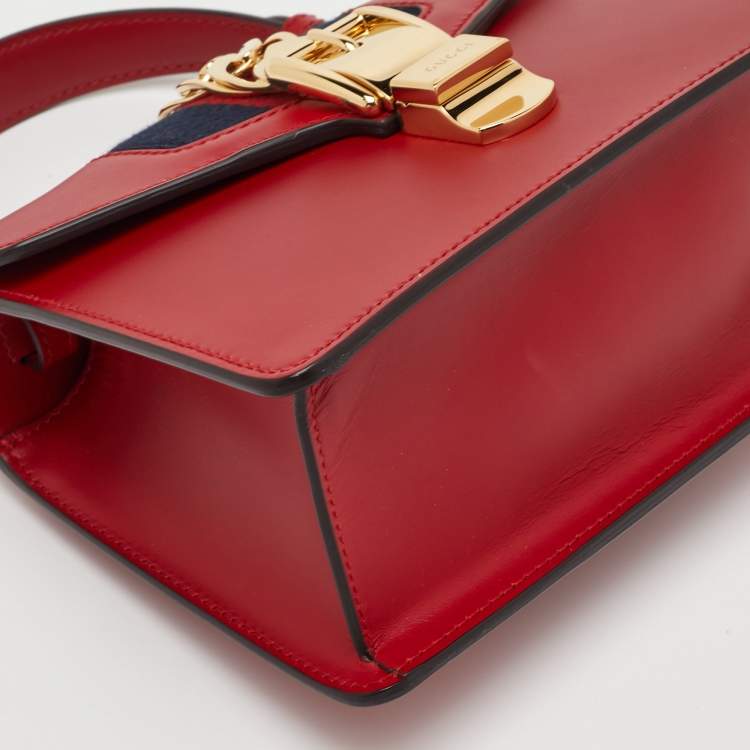 Pre Owned حقيبة غوتشي يد علوية سيلفي ميني جلد أحمر ويب