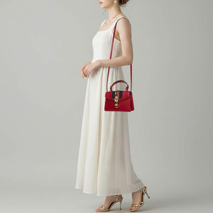 Pre Owned حقيبة غوتشي يد علوية سيلفي ميني جلد أحمر ويب