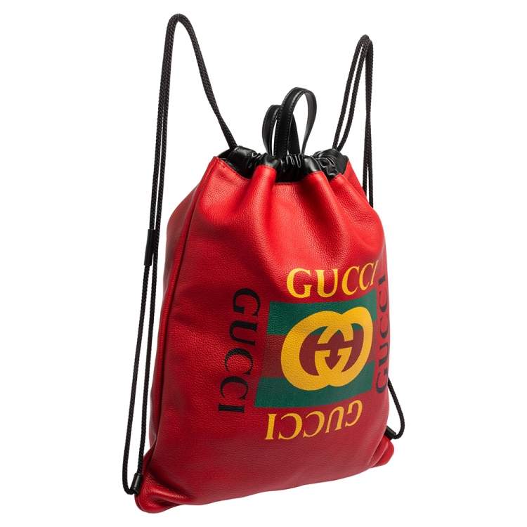مملوكة مسبقًا Gucci Red Leather Logo Drawstring Backpack