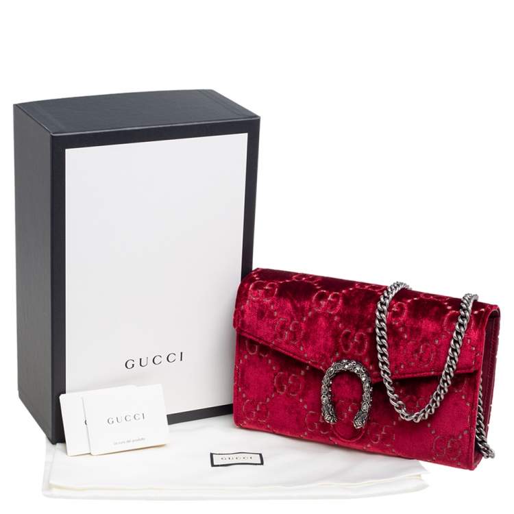 مملوكة مسبقًا Gucci Red GG Velvet Mini Dionysus Wallet On Chain