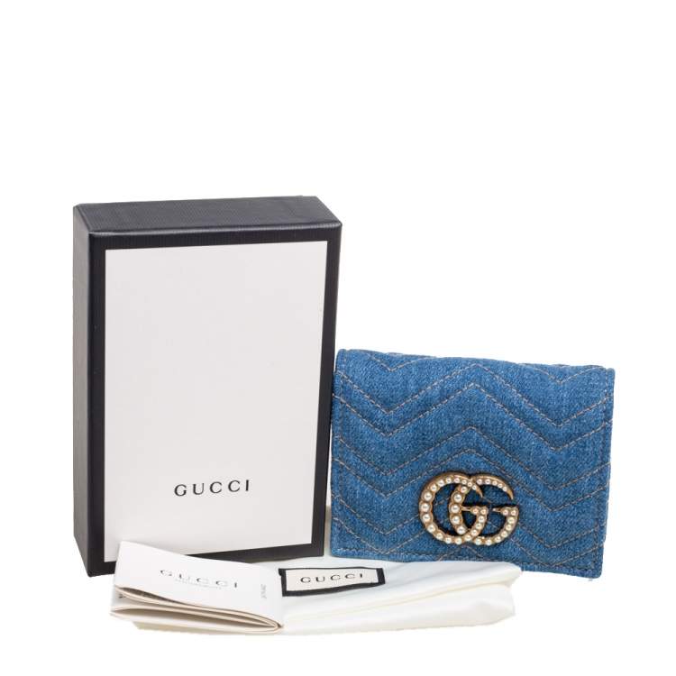مملوكة مسبقًا Gucci Blue Matelassé Denim GG Marmont Pearl Embellished Card Case