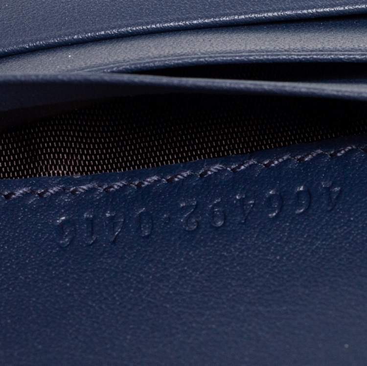 مملوكة مسبقًا Gucci Blue Matelassé Denim GG Marmont Pearl Embellished Card Case