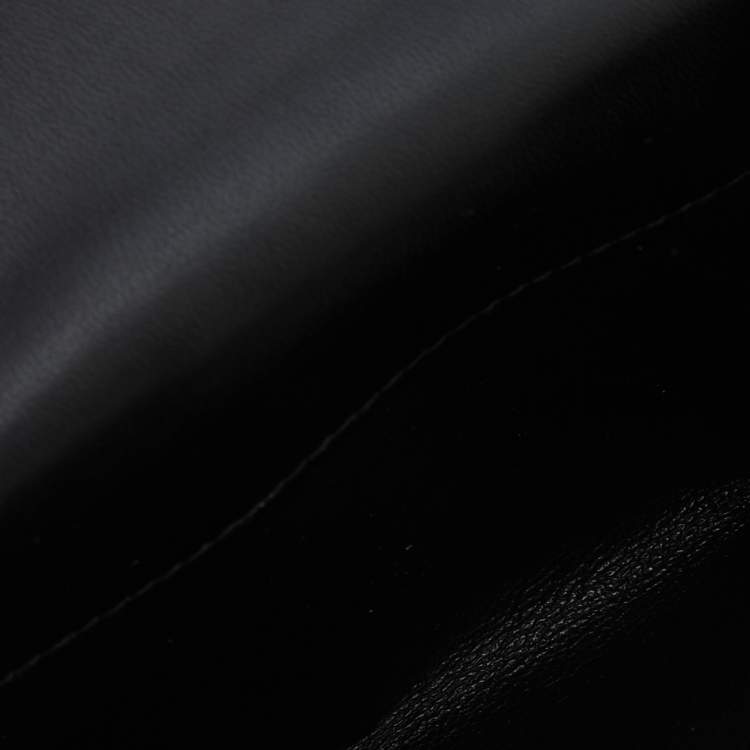 Pre Owned Gucci Black Leather Trifold Wallet