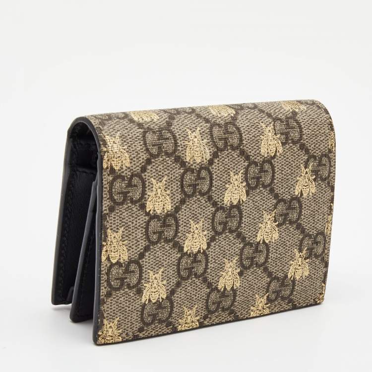 Pre Owned Gucci Beige GG Supreme Canvas and Leather Bee Print Card Case