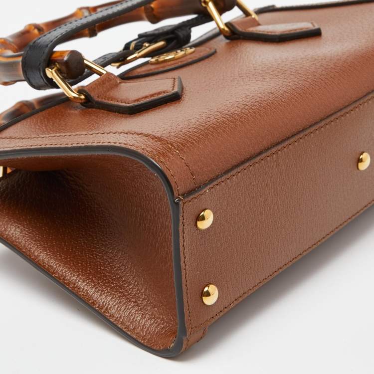 مملوكة مسبقًا Gucci Brown Leather Small Diana Chain Shoulder Bag