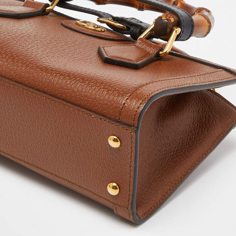 مملوكة مسبقًا Gucci Brown Leather Small Diana Chain Shoulder Bag
