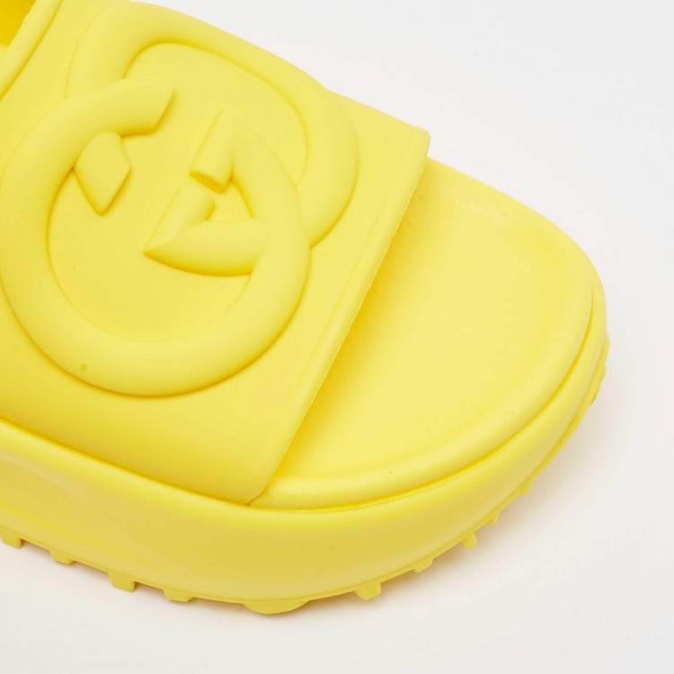 Pre Owned Gucci Yellow Rubber Interlocking G Slide Sandals Size 37