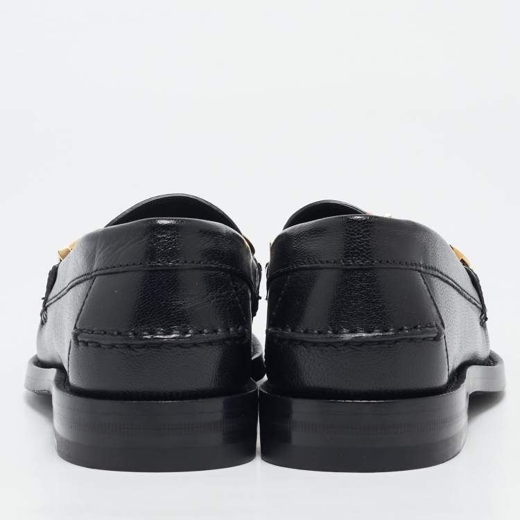 Pre Owned Gucci Black Leather Quentin Logo Plaque Slip On Loafers Size 35