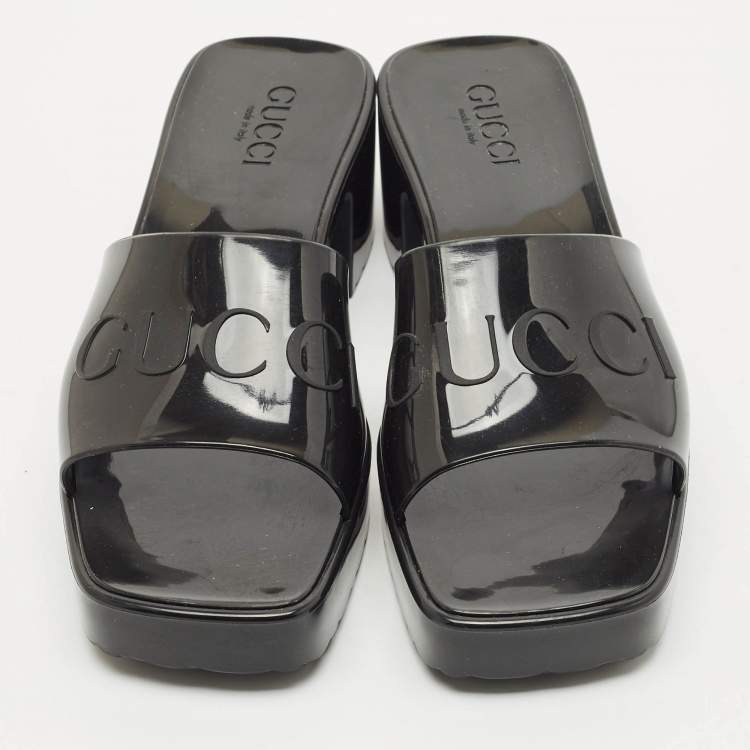 Pre Owned Gucci Black Rubber Logo Slide Sandals Size 39