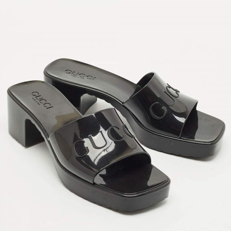 Pre Owned Gucci Black Rubber Logo Slide Sandals Size 39