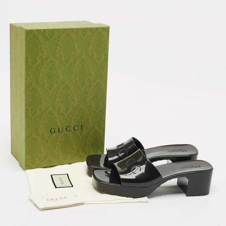 Pre Owned Gucci Black Rubber Logo Slide Sandals Size 39