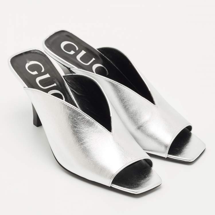 Pre Owned Gucci Silver Leather Square G Mules Size 35.5