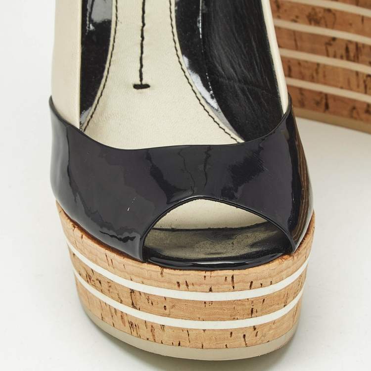 Pre Owned Gucci Beige Patent Leather Cork Wedge Pumps Size 36.5