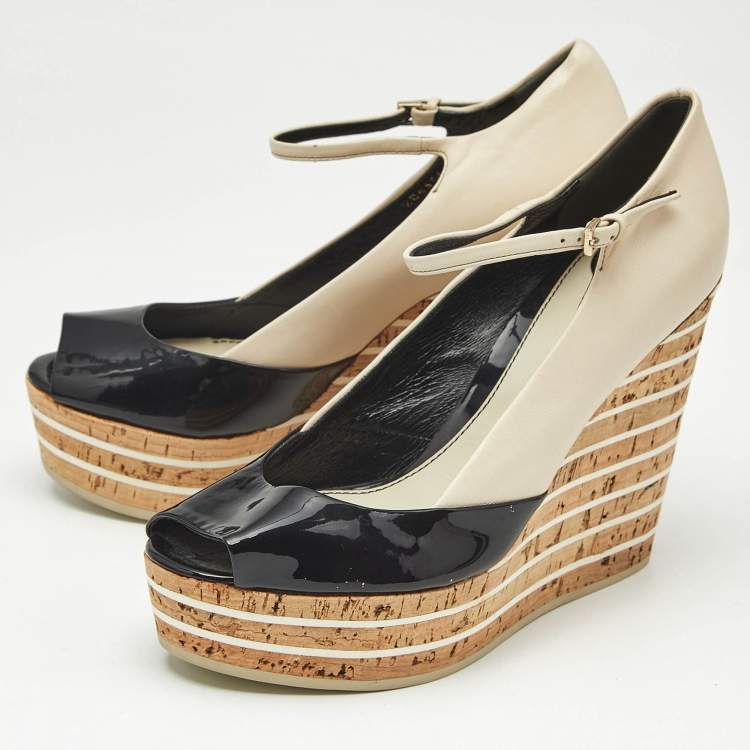 Pre Owned Gucci Beige Patent Leather Cork Wedge Pumps Size 36.5