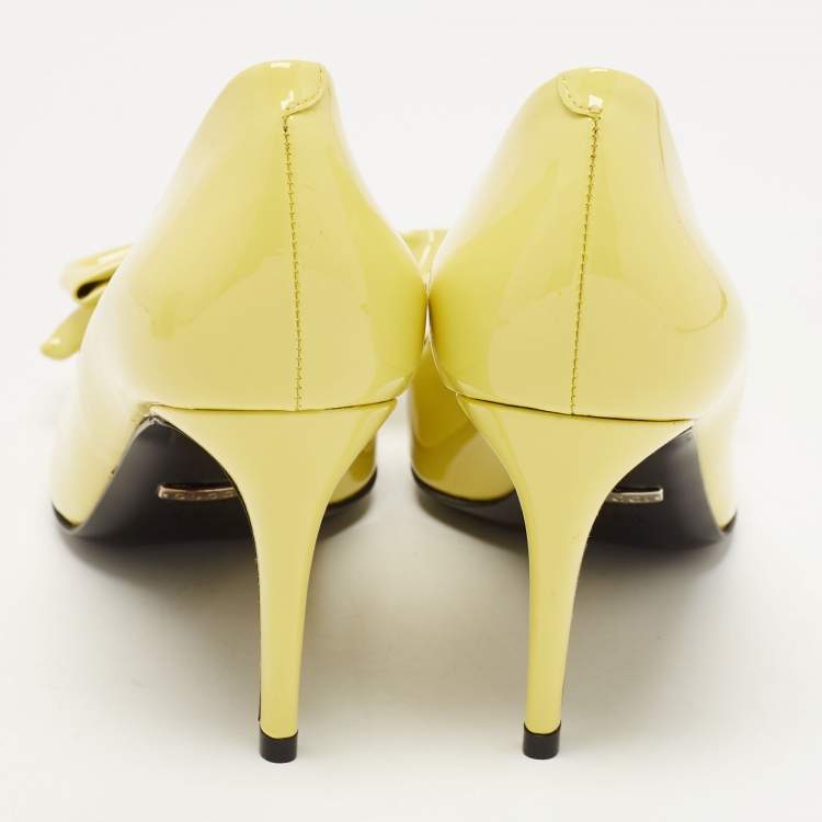 Pre Owned Gucci Lime Patent Leather Bow Pointed Toe Pumps Size 38.5