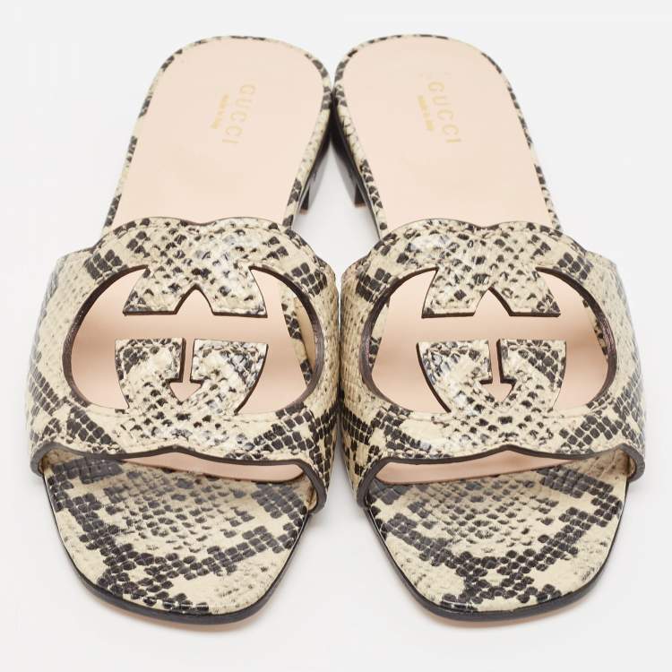 مملوكة مسبقًا Gucci Beige/Black Python Embossed Leather Interlocking G Logo Flat Slides Size 38