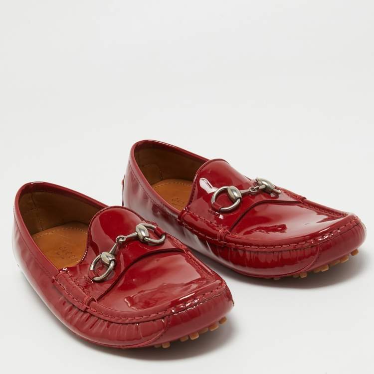 مملوكة مسبقًا Gucci Red Patent Leather Horsebit Slip On Loafers Size 38 