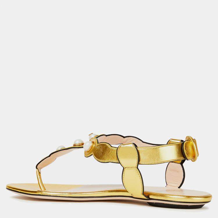 Pre Owned Gucci Gold Leather Flat Sandals 40.5
