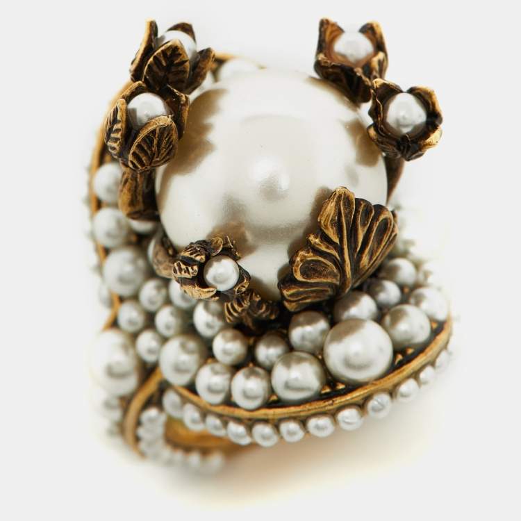 Pre Owned Gucci Faux Pearl Flower Gold Tone Ring Size 50