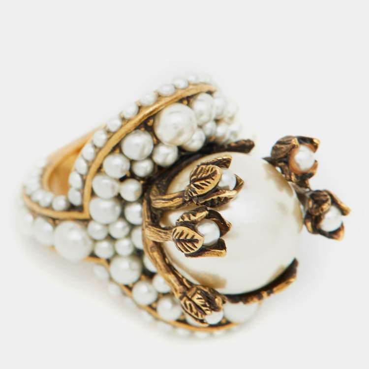 Pre Owned Gucci Faux Pearl Flower Gold Tone Ring Size 50