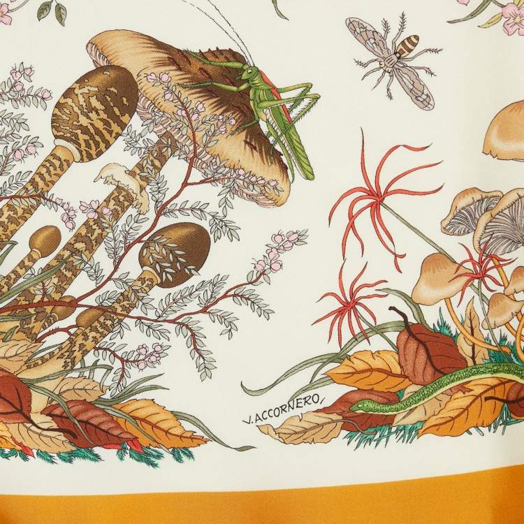 Pre Owned Gucci x Disney Yellow/Ivory Printed Silk Square Scarf