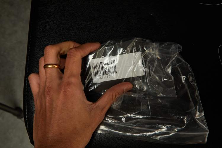 Pre Owned Gucci Light Beige Floral Butterfly Print Silk Scarf