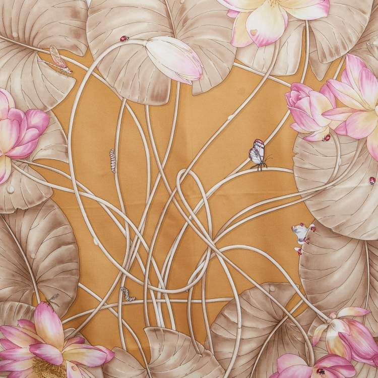 Pre Owned Gucci Yellow Lotus Print Silk Square Scarf 