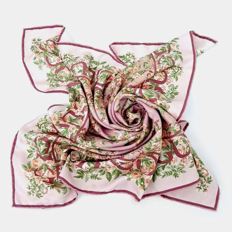 مملوكة مسبقًا Gucci Multicolor silk scarf
