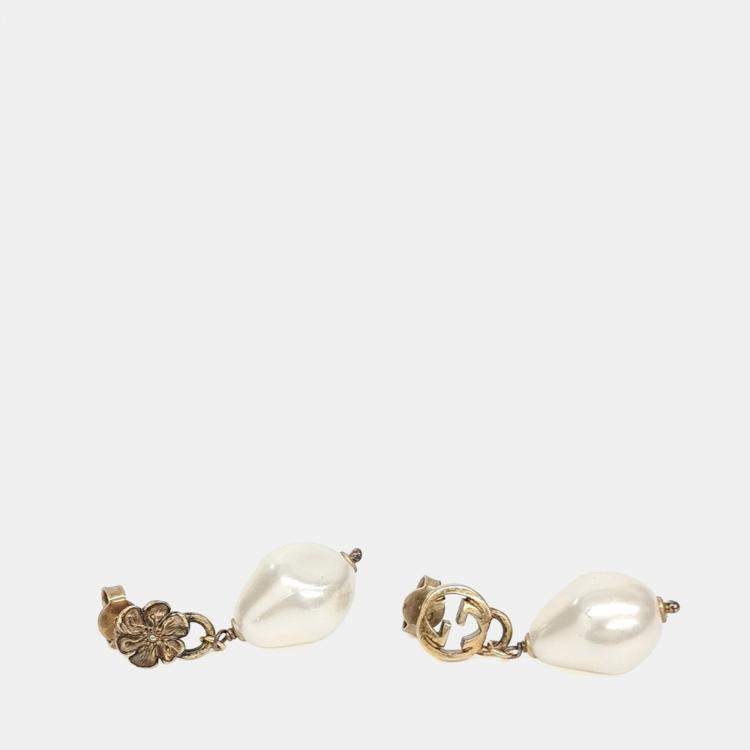 Pre Owned Gucci Gold Plated Metal earrings
