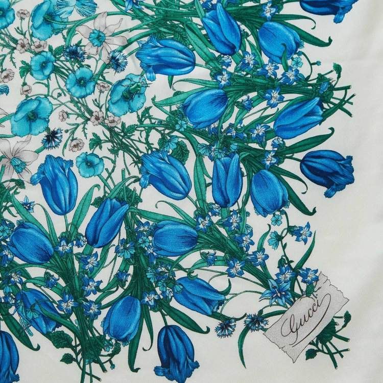 مملوكة مسبقًا Gucci White/Blue Floral Print Silk Square Scarf 