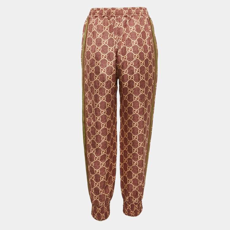 Pre Owned Gucci Red/Beige GG Supreme Printed Silk Joggers S