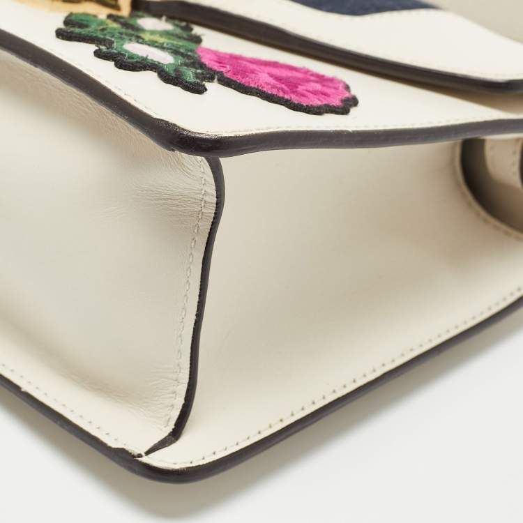 Pre Owned Gucci Off White Leather Mini Floral Patch Sylvie Top Handle Bag