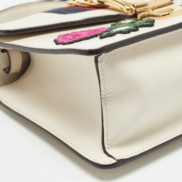 Pre Owned Gucci Off White Leather Mini Floral Patch Sylvie Top Handle Bag