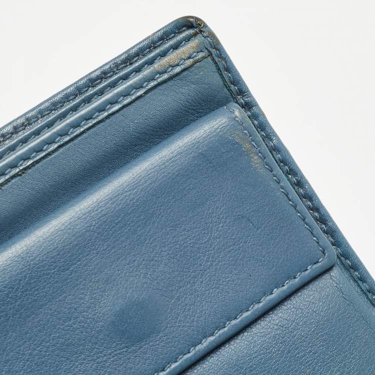 Pre Owned Gucci Blue Guccissima Leather Metal Bar Bifold Wallet