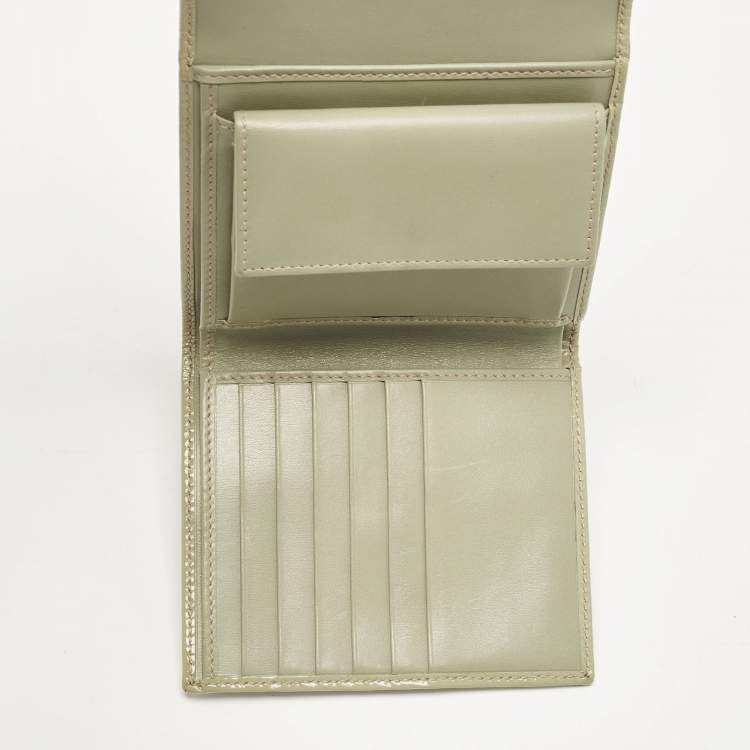 Pre Owned Gucci Beige/Green Supreme Canvas and Patent Leather Trifold Compact Wallet