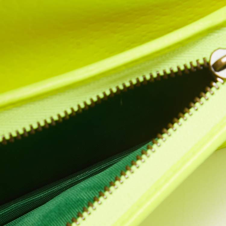 مملوكة مسبقًا Gucci Neon Yellow Floral Print Canvas and Leather Zumi Card Holder