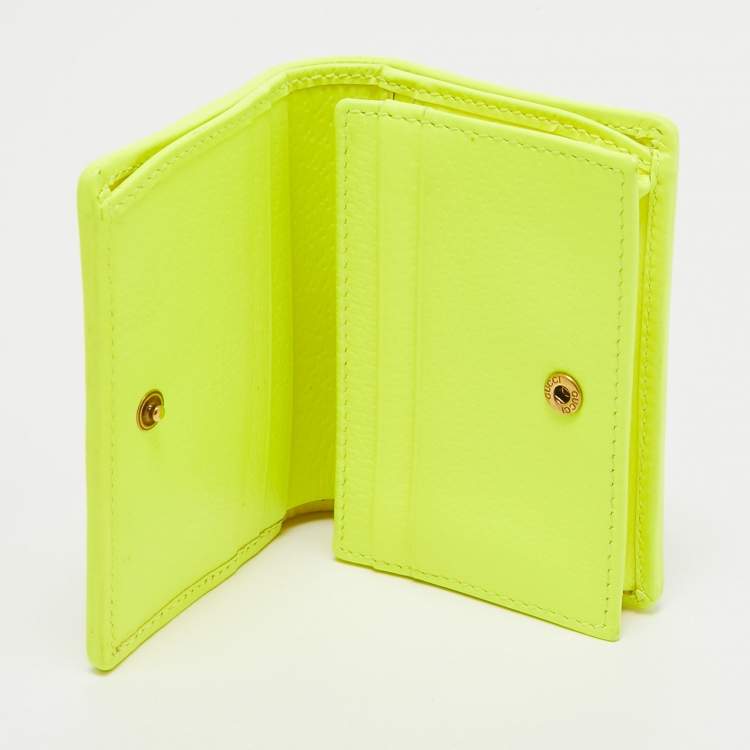 مملوكة مسبقًا Gucci Neon Yellow Floral Print Canvas and Leather Zumi Card Holder