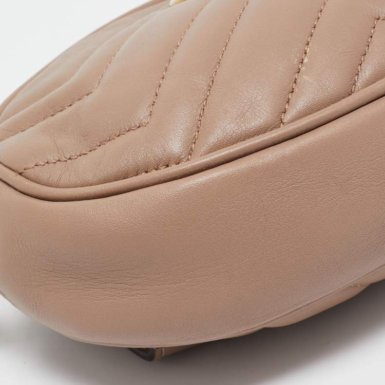 Pre Owned Gucci Beige Matelassé Leather Mini GG Marmont Belt Bag