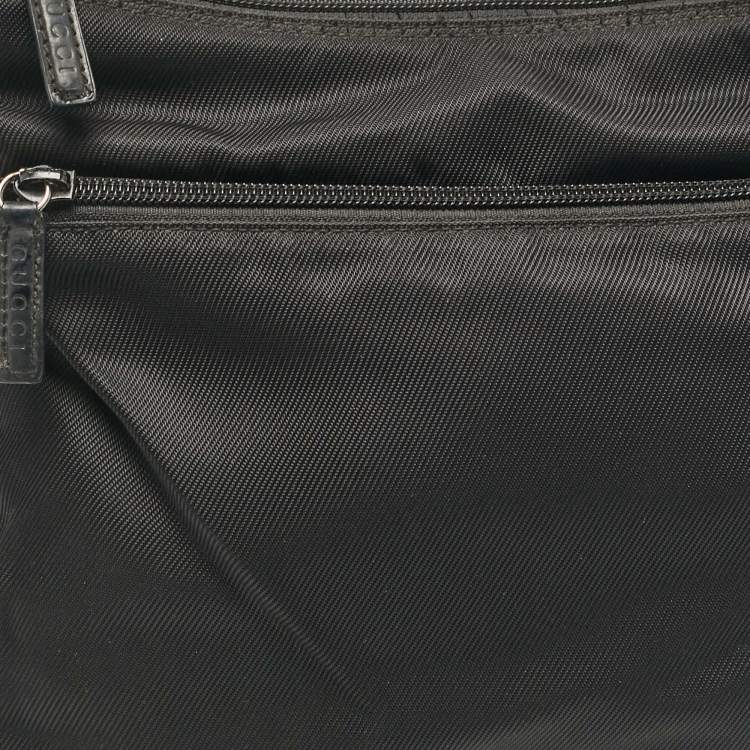 مملوكة مسبقًا Gucci Black Nylon and Patent Leather Bamboo Hobo