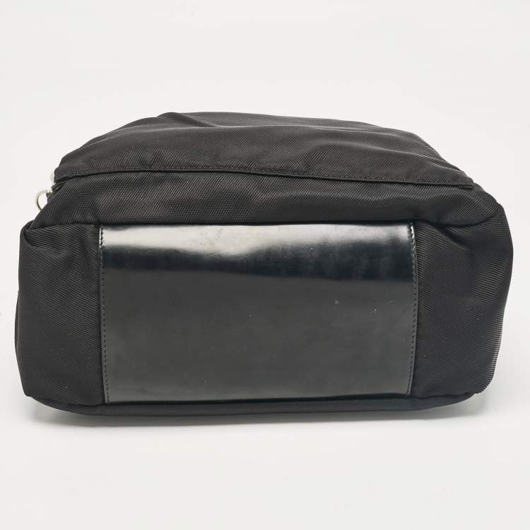 مملوكة مسبقًا Gucci Black Nylon and Patent Leather Bamboo Hobo