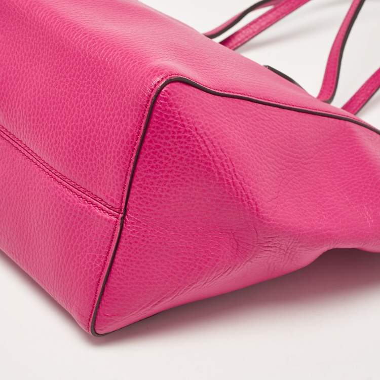 مملوكة مسبقًا Gucci Fuchsia Leather Small Swing Tote