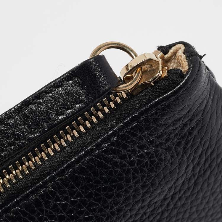 مملوكة مسبقًا Gucci Black Leather Soho Wristlet Clutch